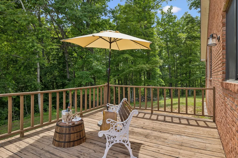 6045 Green Road Bloomington Springs, TN 38545