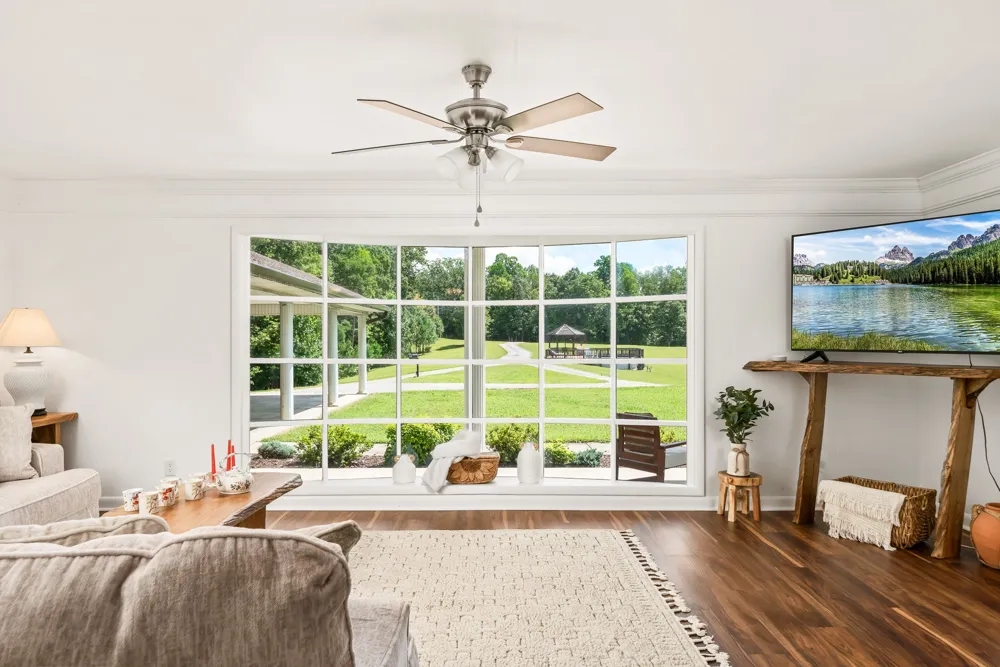 6045 Green Road Bloomington Springs, TN 38545