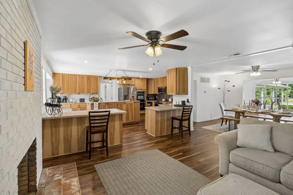 6045 Green Road Bloomington Springs, TN 38545
