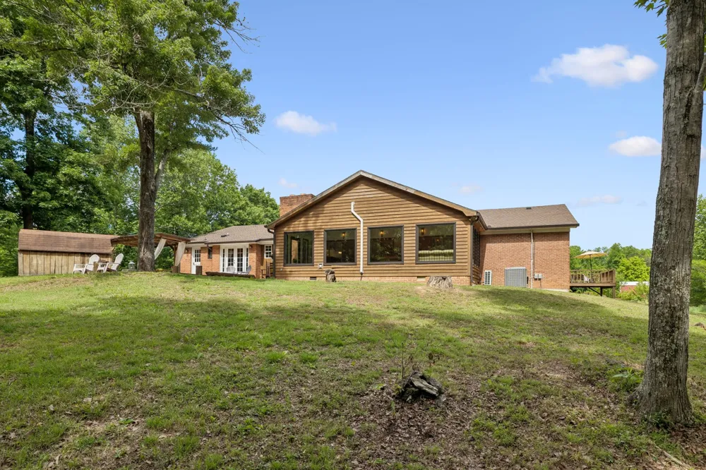 6045 Green Road Bloomington Springs, TN 38545