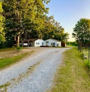 6045 Green Road Bloomington Springs, TN 38545