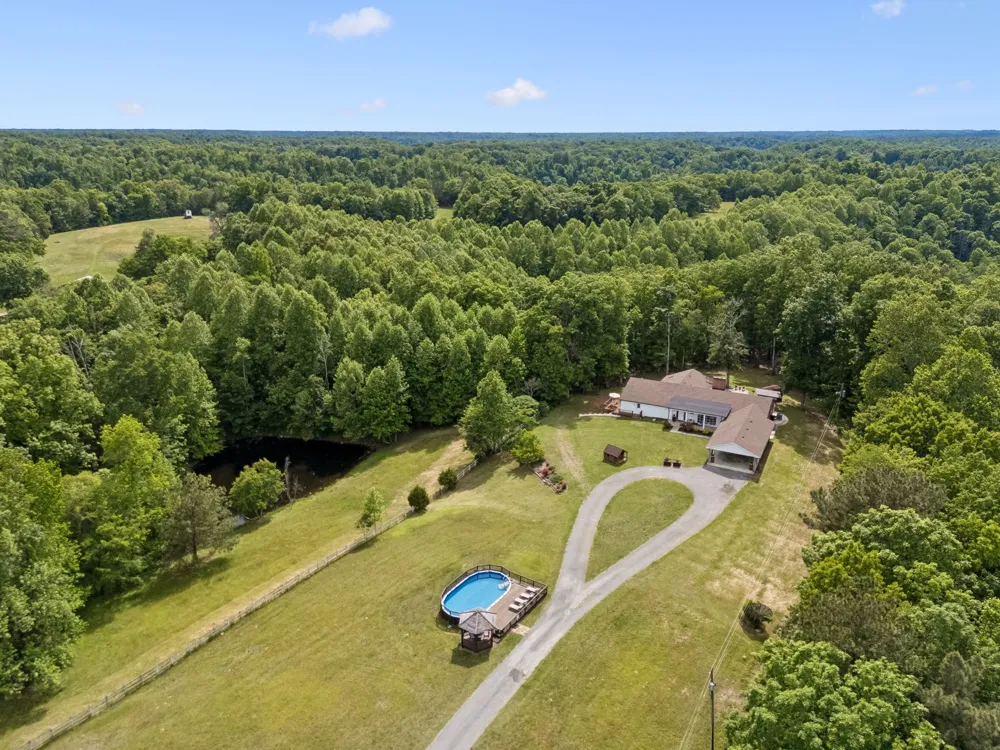 6045 Green Road Bloomington Springs, TN 38545