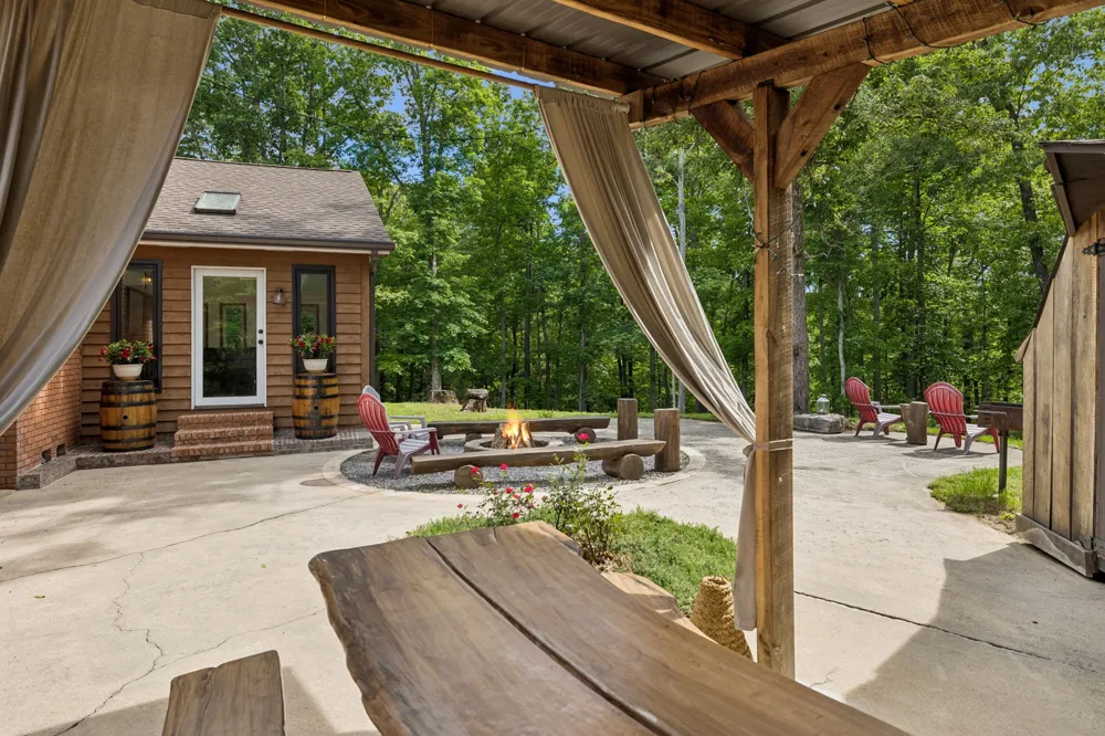 6045 Green Road Bloomington Springs, TN 38545