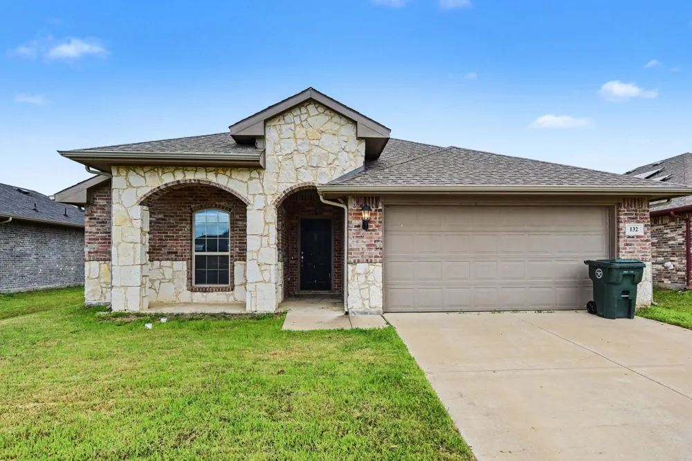 132 Willowbend Loop Mabank, TX 75147