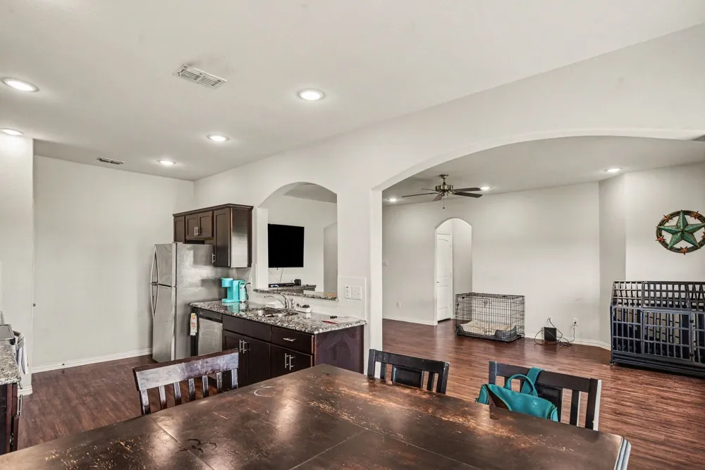 132 Willowbend Loop Mabank, TX 75147