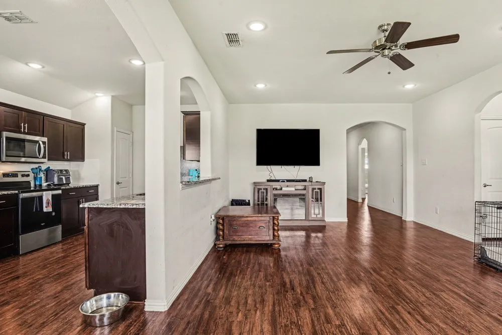 132 Willowbend Loop Mabank, TX 75147