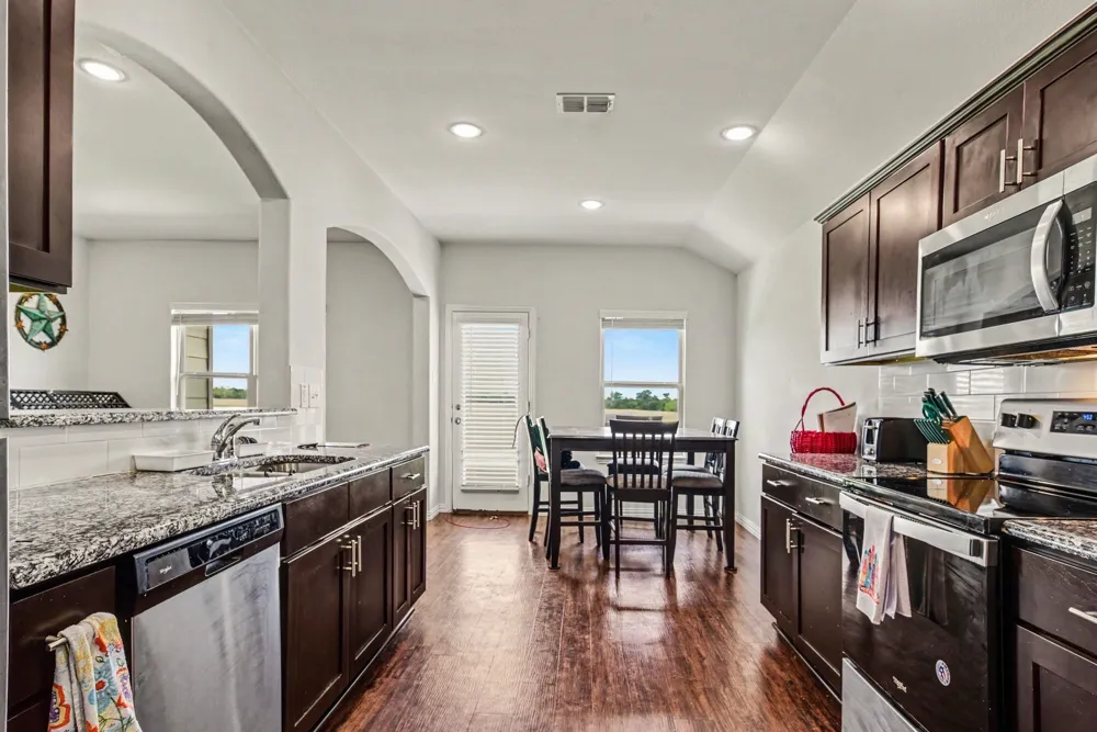 132 Willowbend Loop Mabank, TX 75147