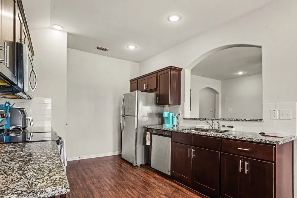 132 Willowbend Loop Mabank, TX 75147