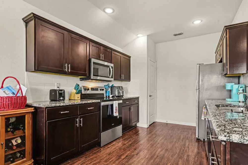 132 Willowbend Loop Mabank, TX 75147