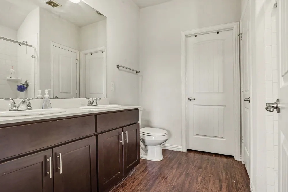 132 Willowbend Loop Mabank, TX 75147