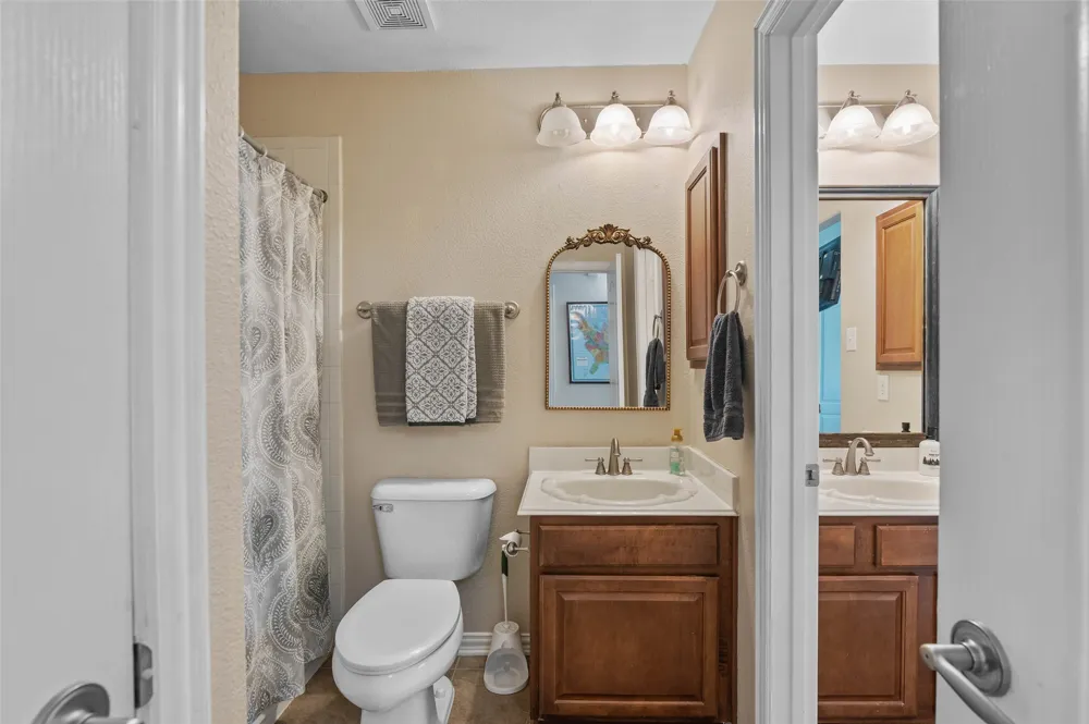 1100 Durango Circle Shady Shores, TX 76208