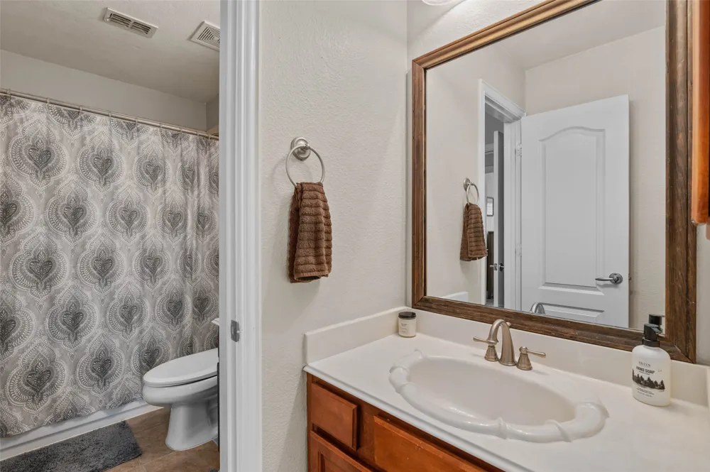 1100 Durango Circle Shady Shores, TX 76208