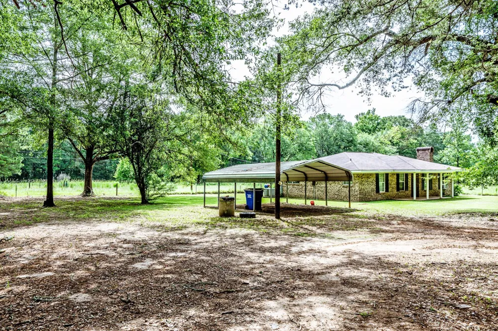 341 Cr 1675 Grapeland, TX 75844