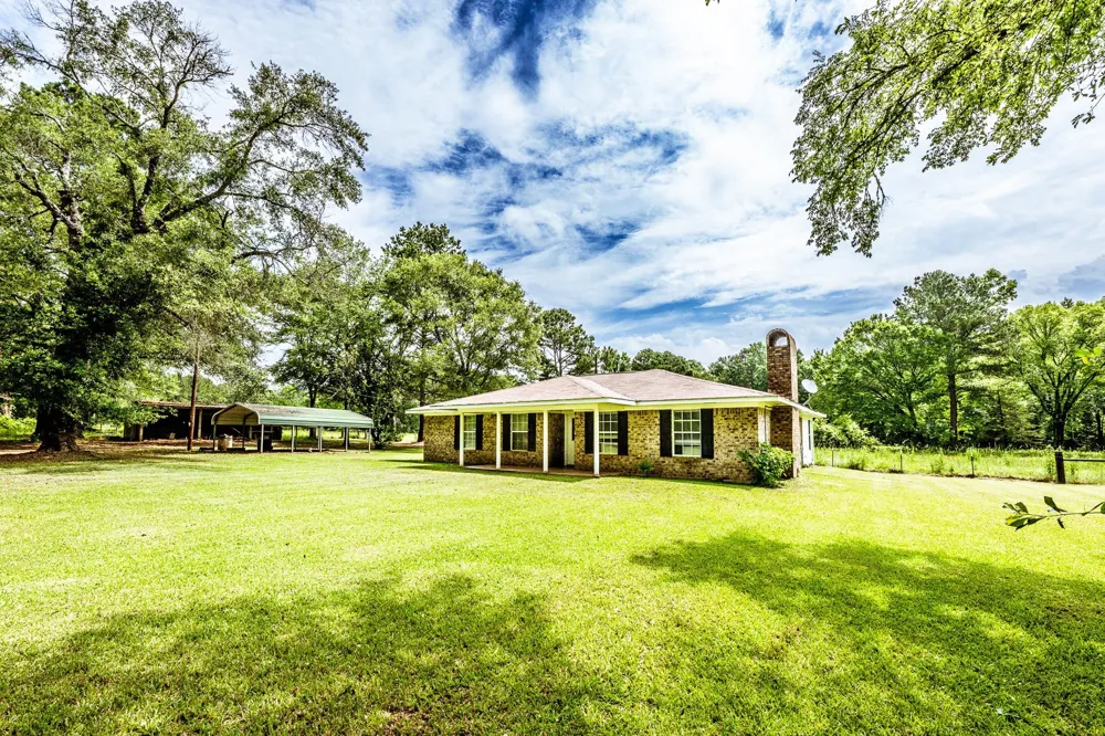 341 Cr 1675 Grapeland, TX 75844
