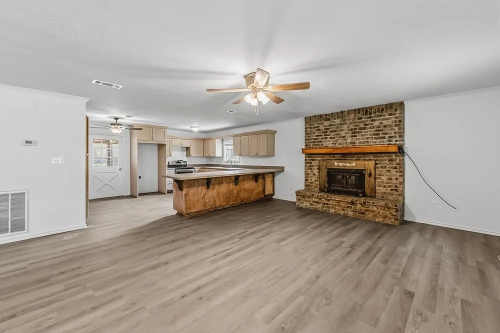 341 Cr 1675 Grapeland, TX 75844