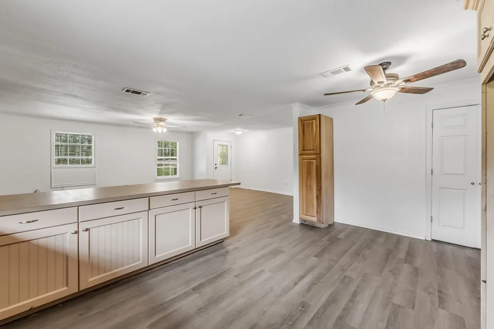 341 Cr 1675 Grapeland, TX 75844