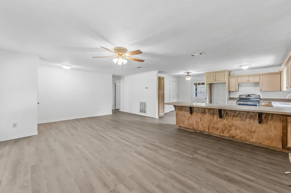 341 Cr 1675 Grapeland, TX 75844