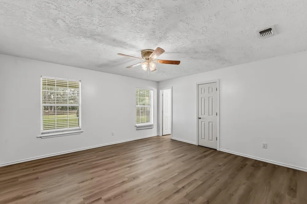 341 Cr 1675 Grapeland, TX 75844