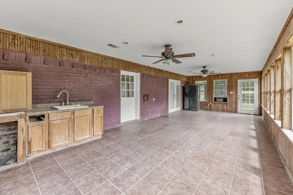 341 Cr 1675 Grapeland, TX 75844