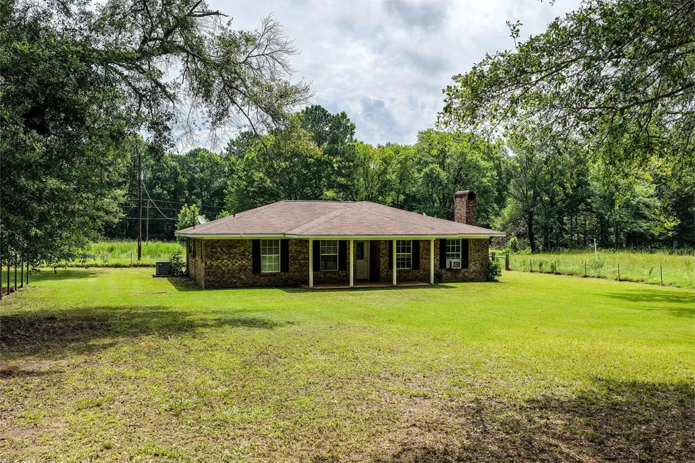 341 Cr 1675 Grapeland, TX 75844
