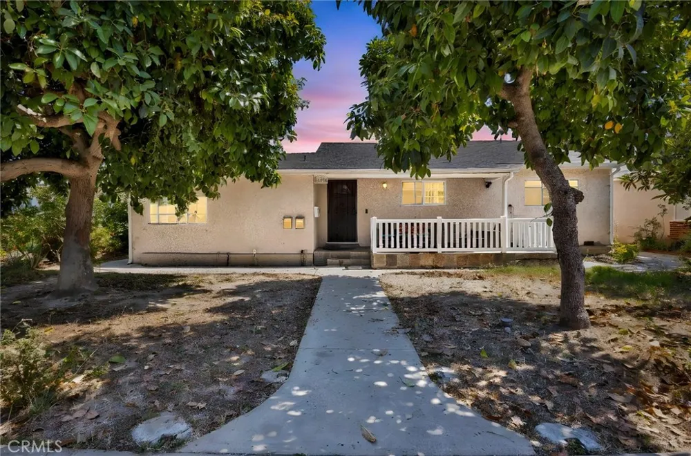 16938 Hartland Street Van Nuys, CA 91406