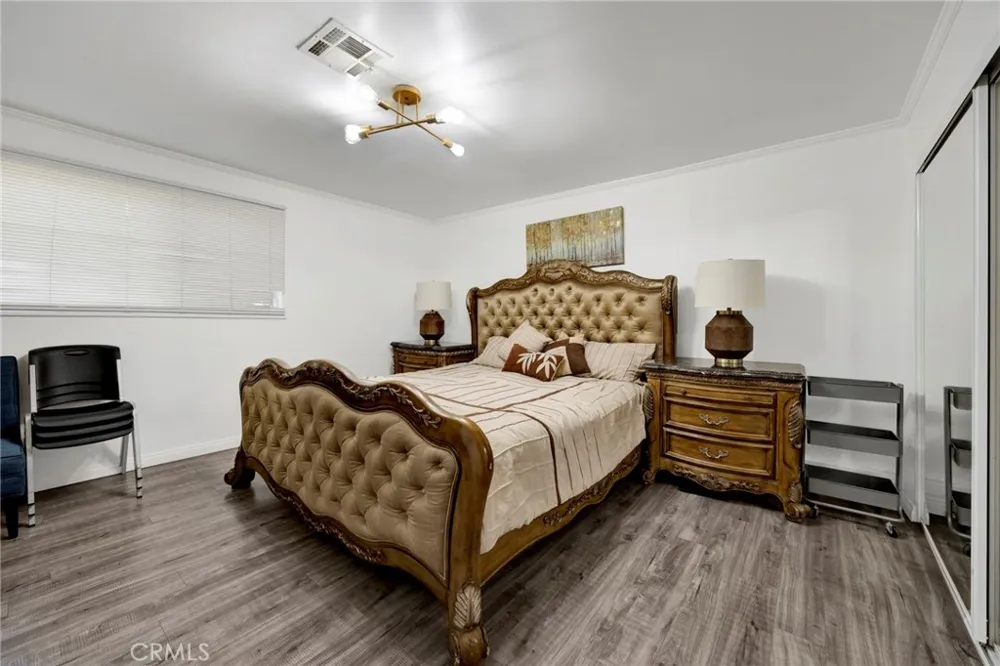 16938 Hartland Street Van Nuys, CA 91406