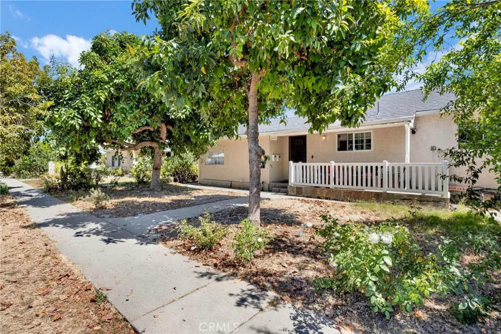 16938 Hartland Street Van Nuys, CA 91406