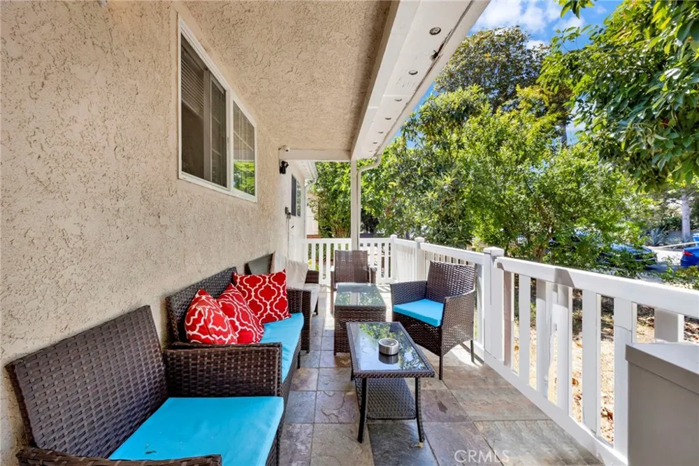 16938 Hartland Street Van Nuys, CA 91406