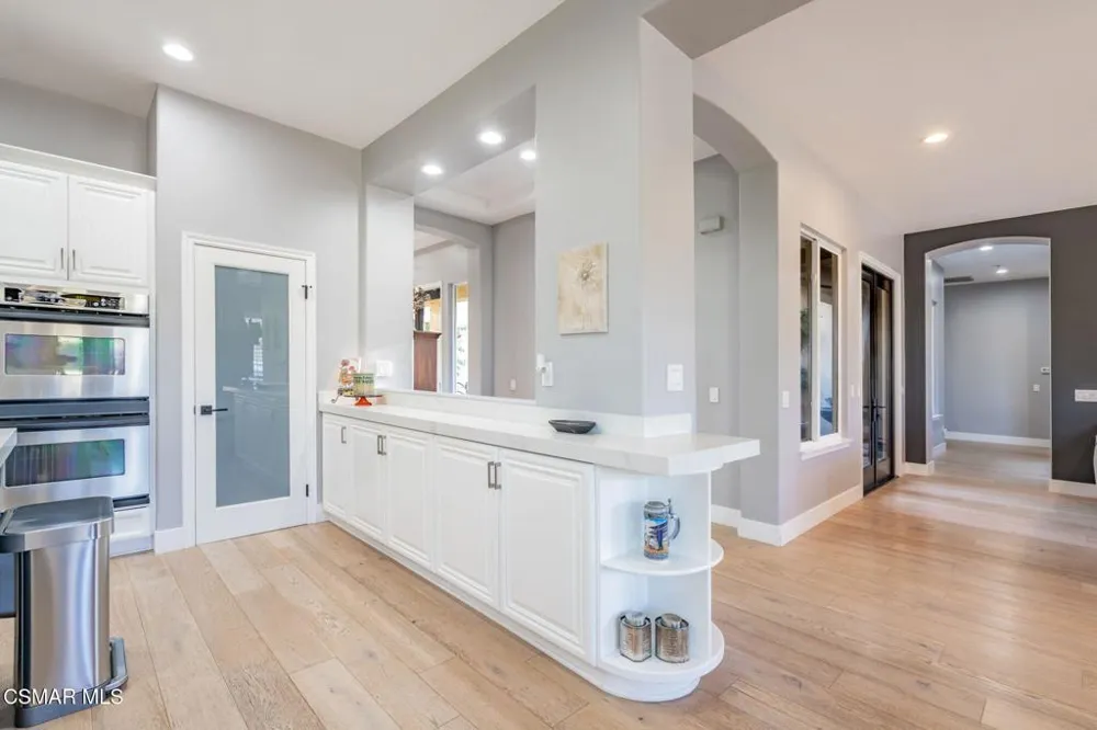 5445 Via Nicola Newbury Park, CA 91320