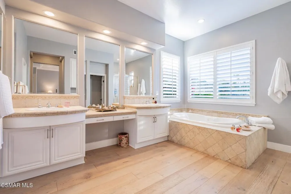 5445 Via Nicola Newbury Park, CA 91320