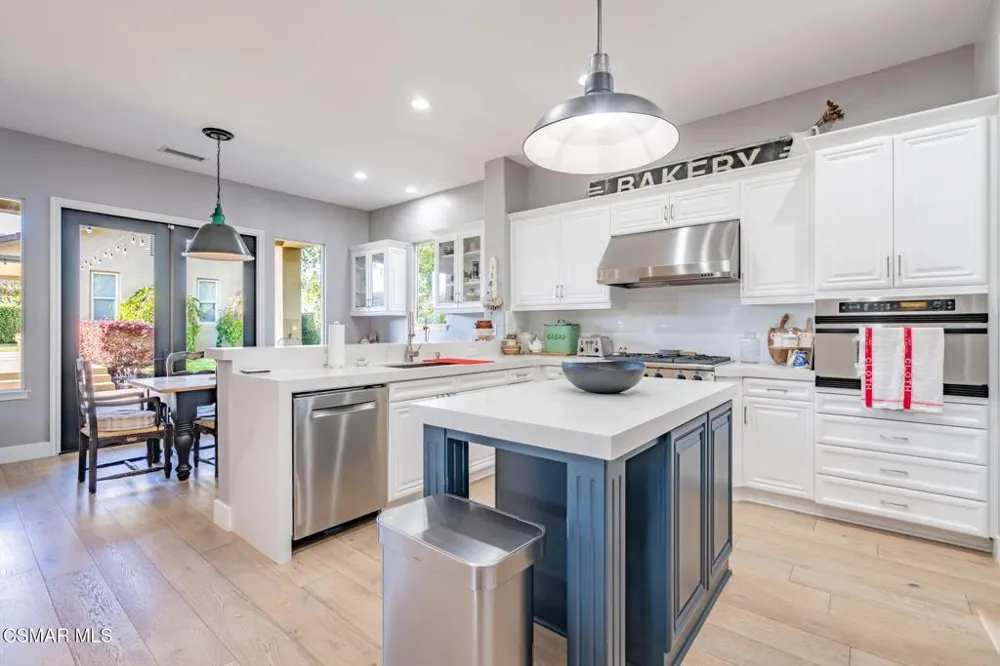 5445 Via Nicola Newbury Park, CA 91320