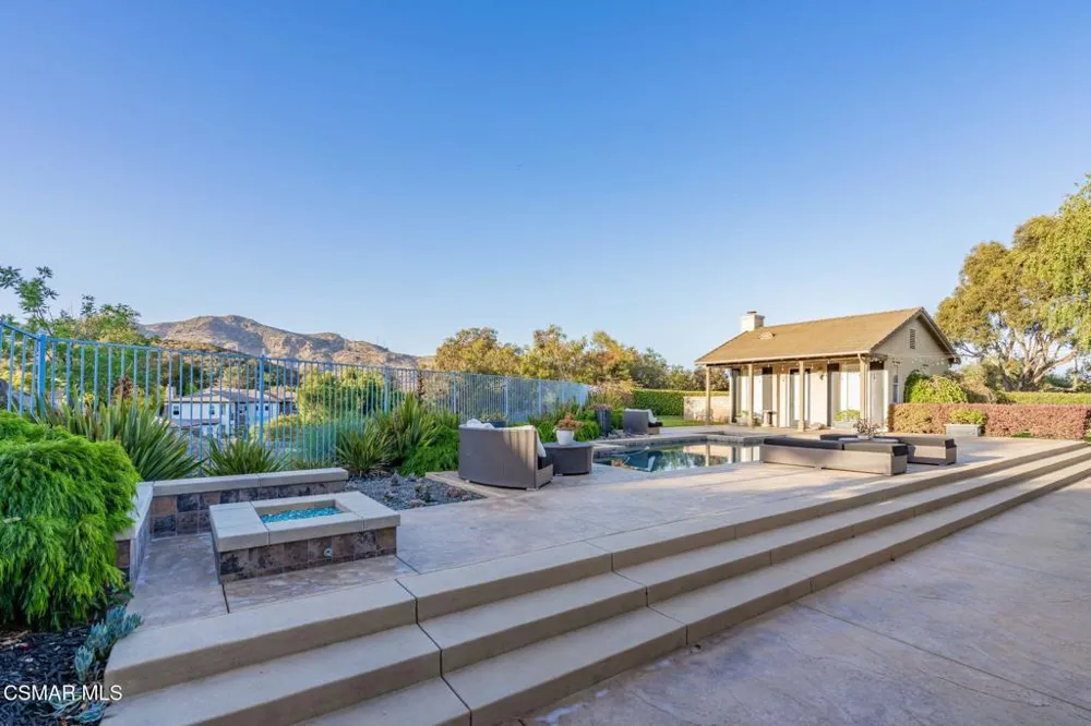 5445 Via Nicola Newbury Park, CA 91320