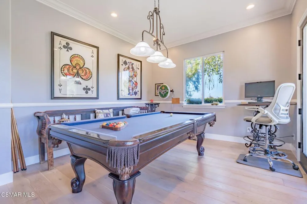 5445 Via Nicola Newbury Park, CA 91320