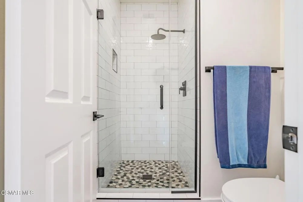 5445 Via Nicola Newbury Park, CA 91320