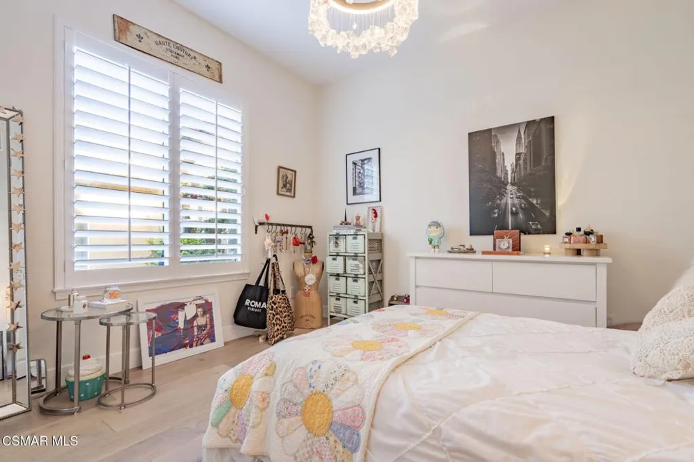 5445 Via Nicola Newbury Park, CA 91320