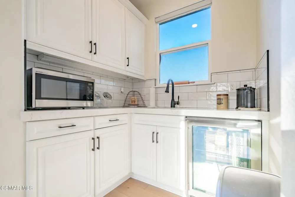 5445 Via Nicola Newbury Park, CA 91320