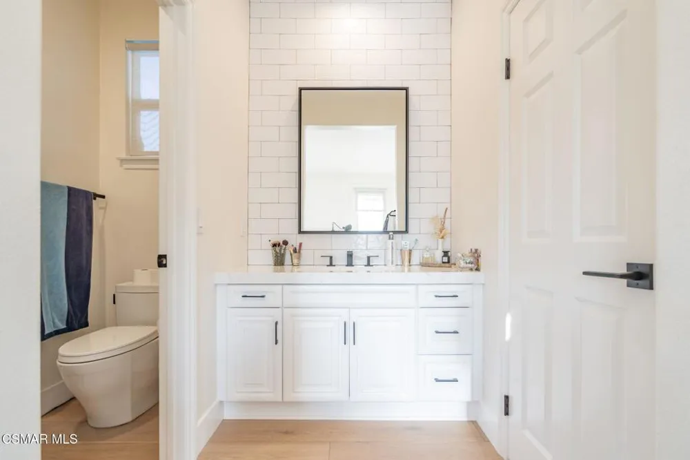 5445 Via Nicola Newbury Park, CA 91320
