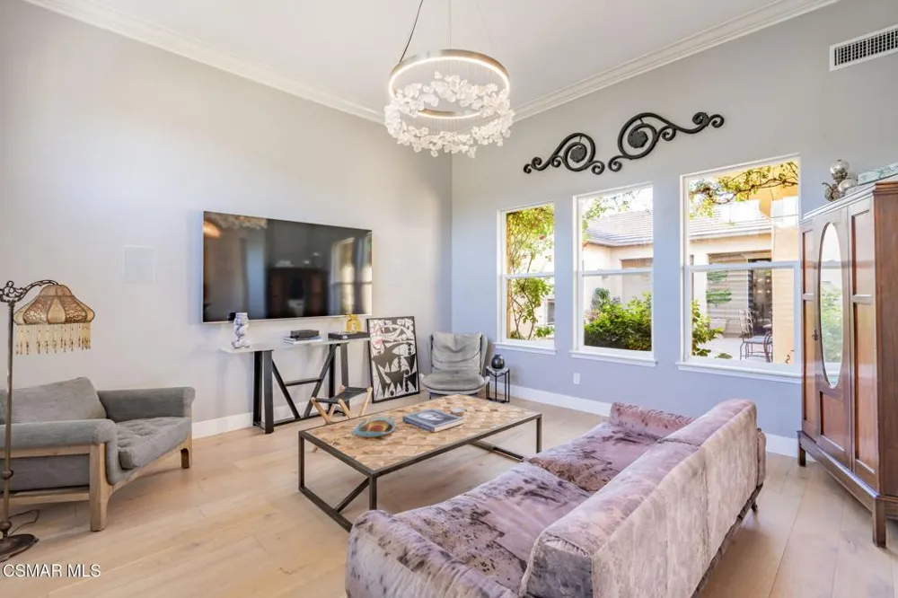 5445 Via Nicola Newbury Park, CA 91320