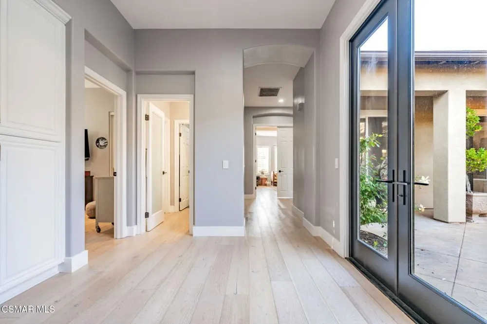 5445 Via Nicola Newbury Park, CA 91320