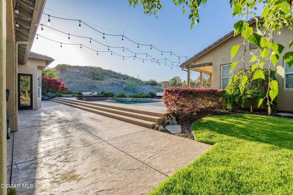5445 Via Nicola Newbury Park, CA 91320