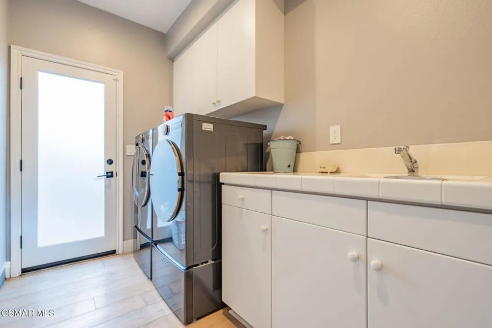 5445 Via Nicola Newbury Park, CA 91320