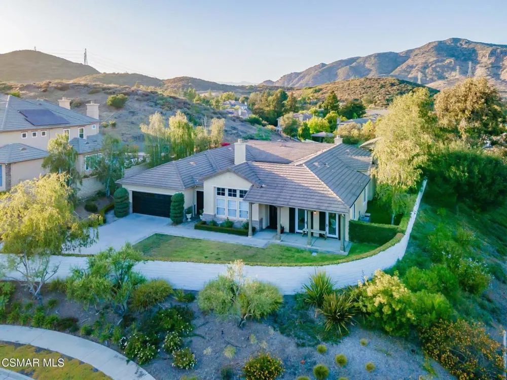 5445 Via Nicola Newbury Park, CA 91320
