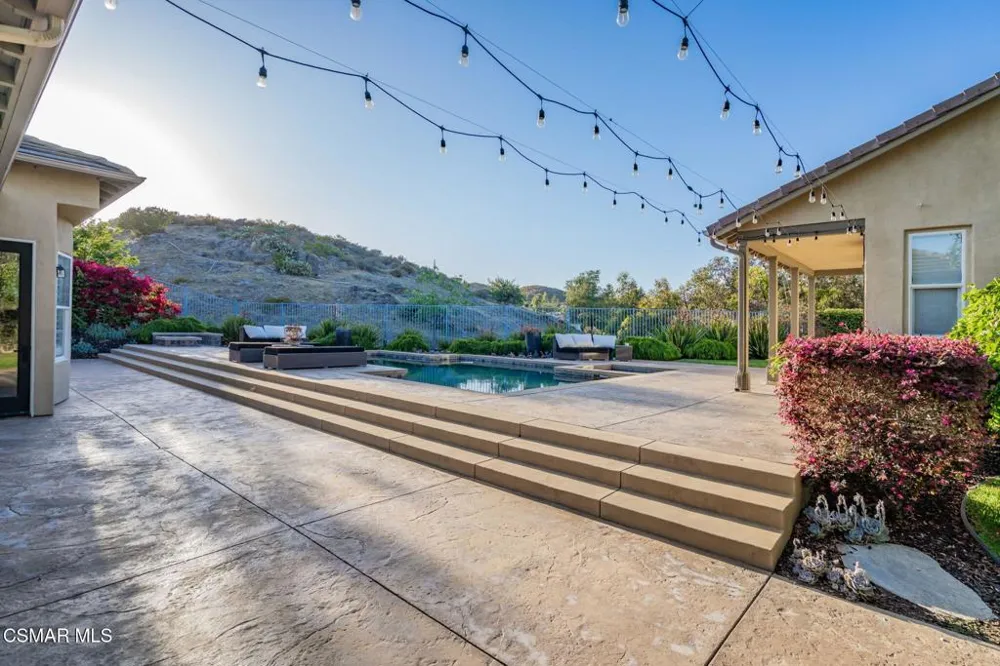 5445 Via Nicola Newbury Park, CA 91320