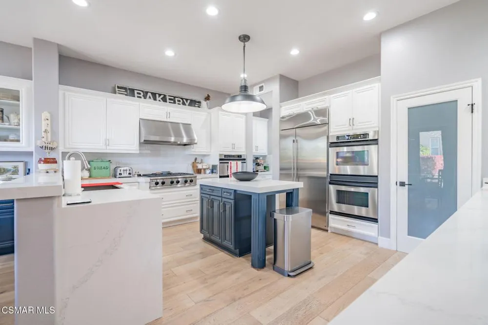 5445 Via Nicola Newbury Park, CA 91320