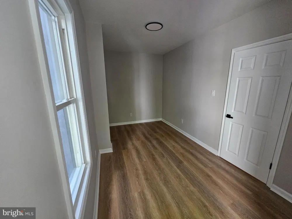 323 RUTHERFORD AVENUE Trenton, NJ 08618