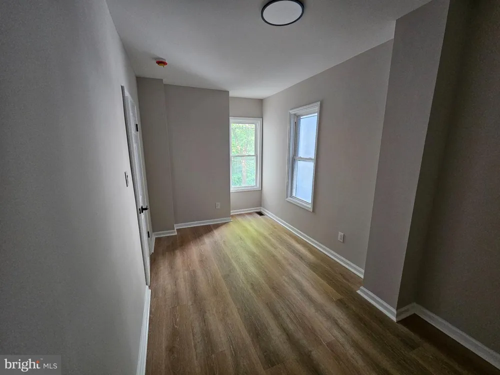323 RUTHERFORD AVENUE Trenton, NJ 08618