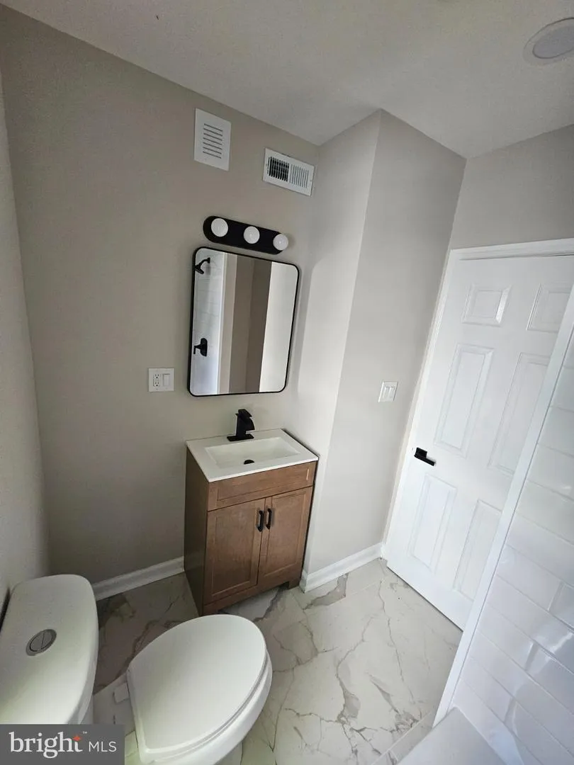 323 RUTHERFORD AVENUE Trenton, NJ 08618