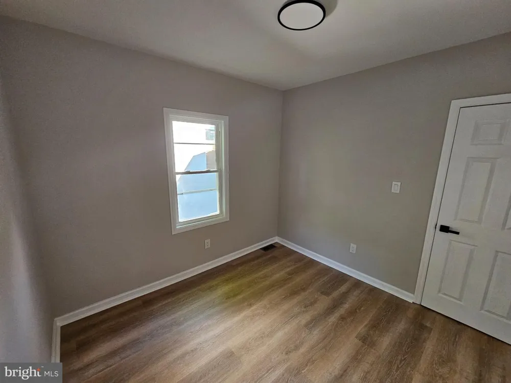 323 RUTHERFORD AVENUE Trenton, NJ 08618