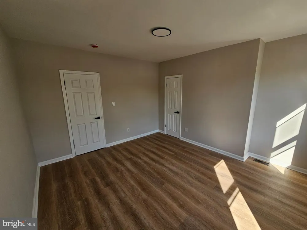 323 RUTHERFORD AVENUE Trenton, NJ 08618