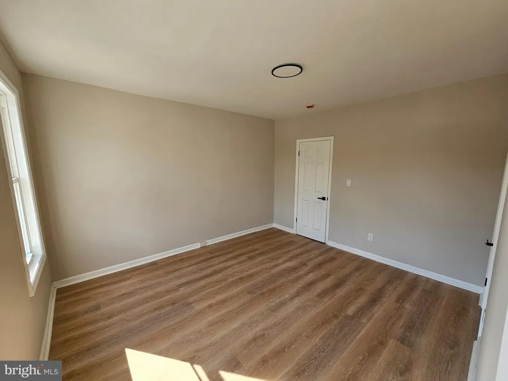 323 RUTHERFORD AVENUE Trenton, NJ 08618